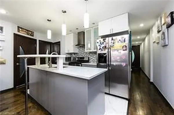 Sold by Remax Real Estate Professionals | media 7