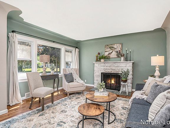 3rd image of 429 Oakhurst Ave NW