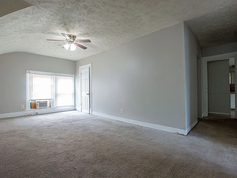 6704 Binney St — Photo 2