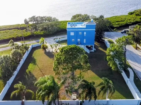 228 Shore Dr, Tarpon Springs, FL 34689