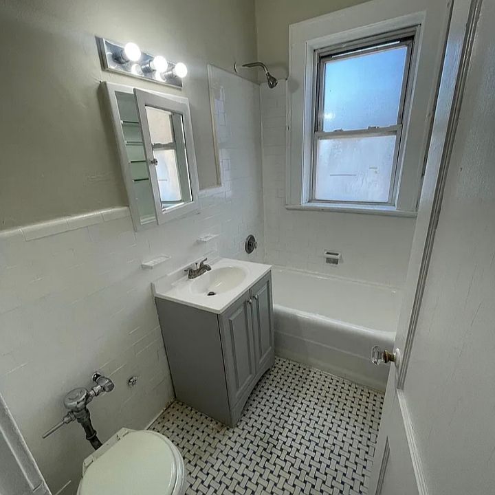 2nd image of 577 Mount Prospect Ave #4