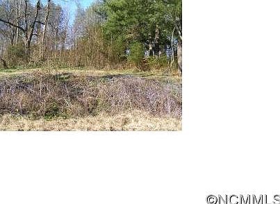 3rd image of 323 Daisey Ave