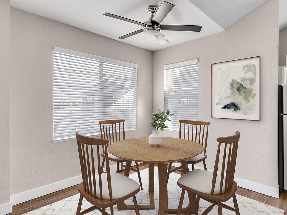 Dining nook at The Links at Plum Creek in Castle Rock, CO