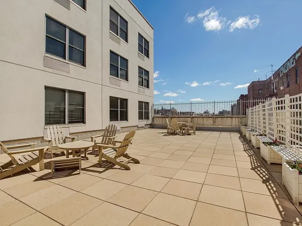 41-02 Queens Boulevard image 5 of 6