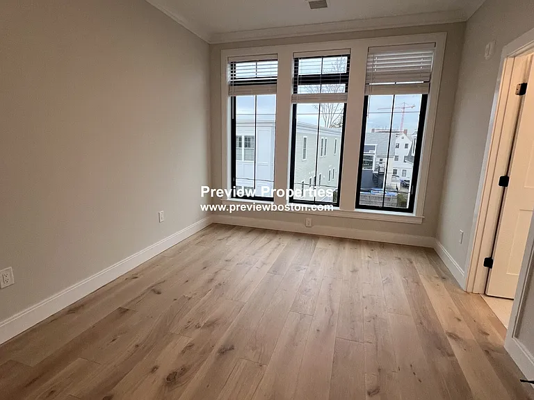 Everett St — Photo 10
