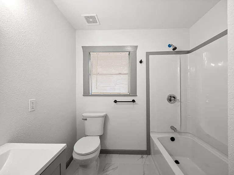 1850 Highland Ave — Photo 11