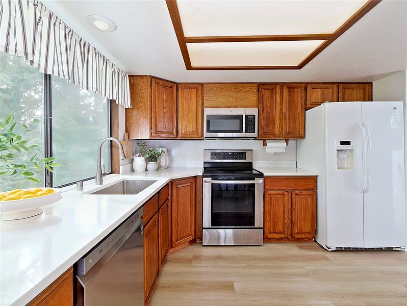 5th image of 22121 4th Avenue SE