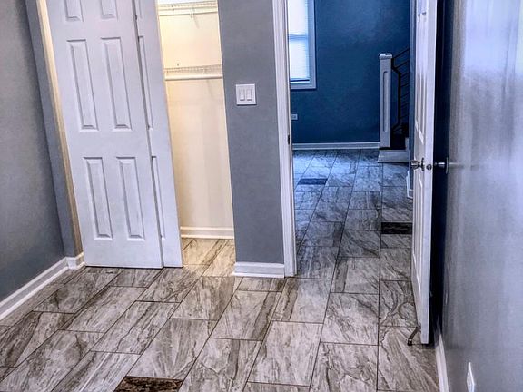 2nd image of 6610 S Kenwood Ave #22