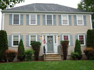 8 Ruby Cir, Haverhill, MA 01835