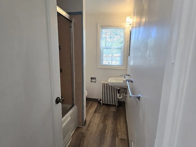 449 NE Winchester St — Photo 15