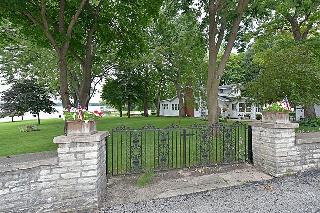 1st image of 35242 N Shoreline Dr