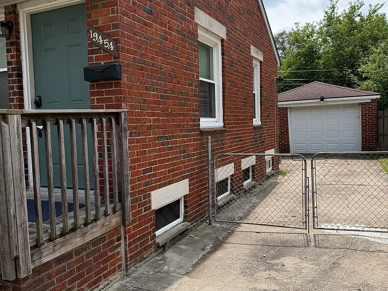 19454 Washtenaw St — Photo 2