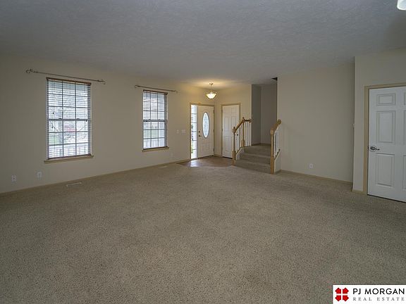 3rd image of 2204 S River Rock Dr