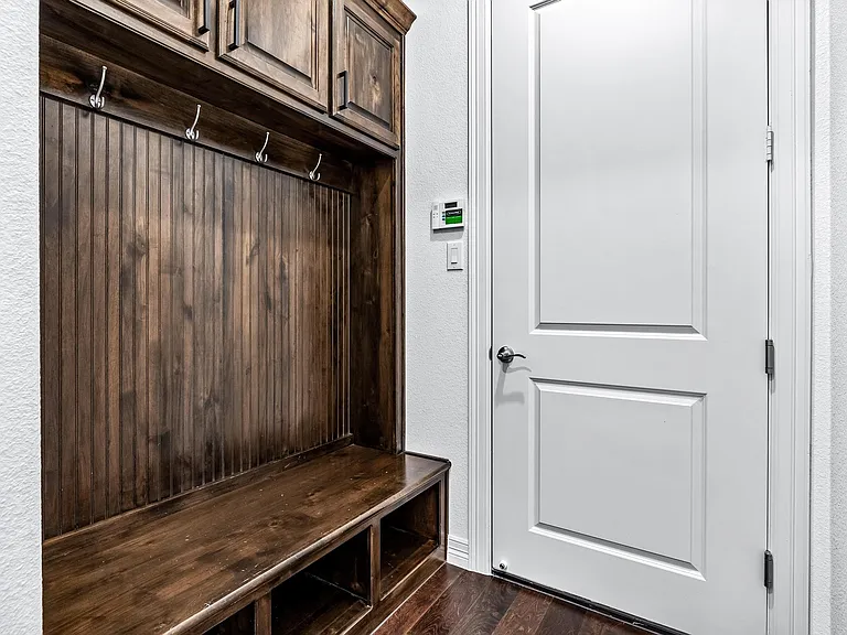 1730 Caruth Dr — Photo 27