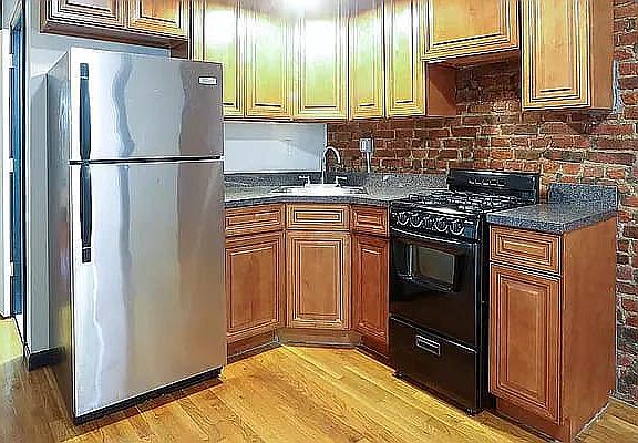 3rd image of 270 Linden St #2R