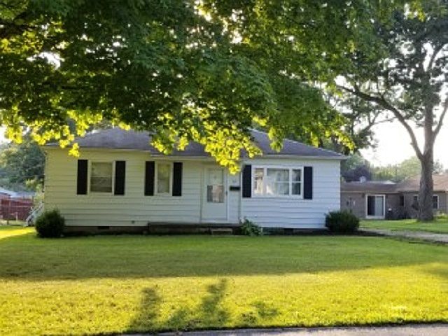 1st image of 32 Broadmoor Dr