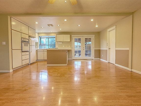 5th image of 2848 SE Travera Dr