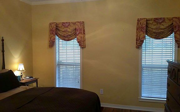 5th image of 3925 Timberwood Dr
