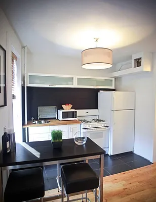 Rented by Jonis Realty | media 32