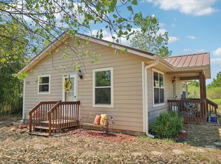 122 Rolling Pines Dr, Smithville, TX 78957