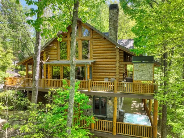 536 Lakeview Rd, Blue Ridge, GA 30513