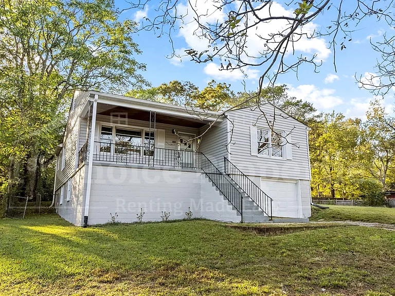 932 Five Mile Rd — Photo 2