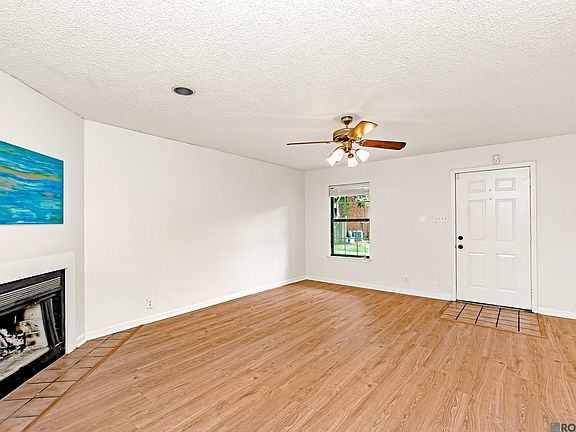 3rd image of 141 E Boyd Dr APT 302