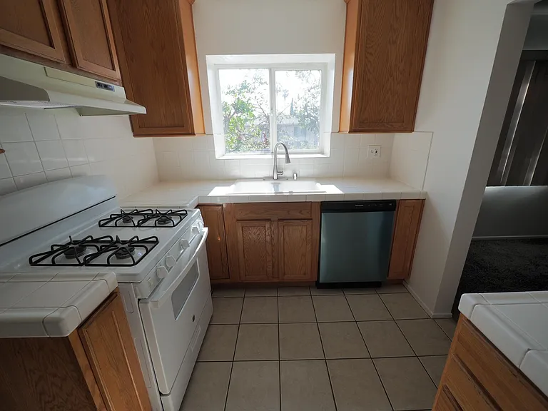 138 S Hayworth Ave #4 — Photo 14