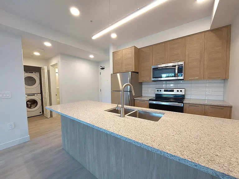 494 Goldstream Ave — Photo 34