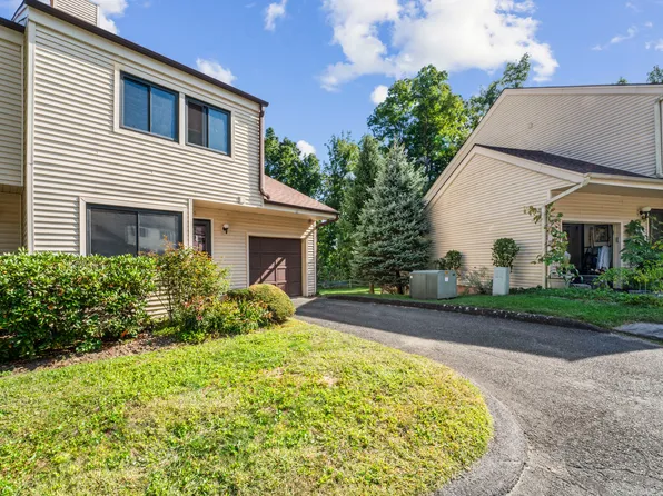 65 Deer Run #65, Bethel, CT 06801