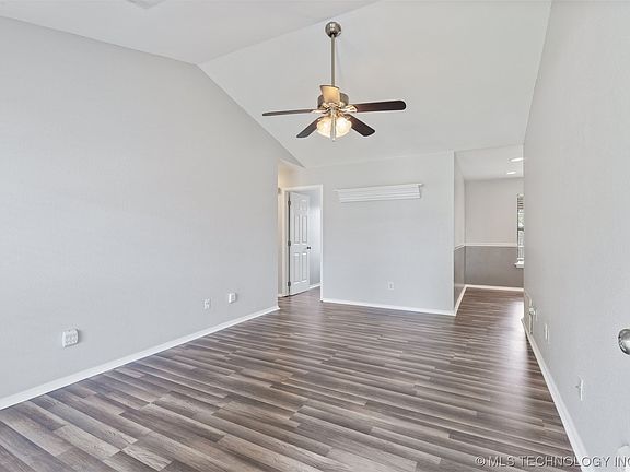 5th image of 9476 E Aspenwood Dr
