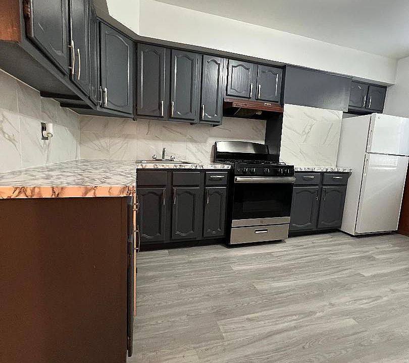 1st image of 27-29 Crescent St #6