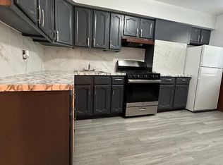 27-29 Crescent St #6, Astoria, NY 11102
