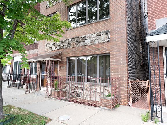 3rd image of 2625 S Union Ave