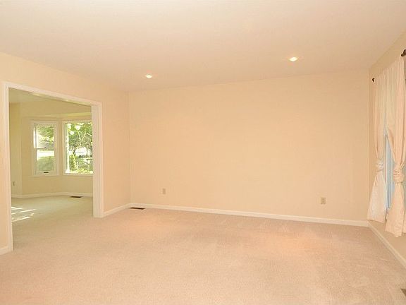 5th image of 568 W 72nd St