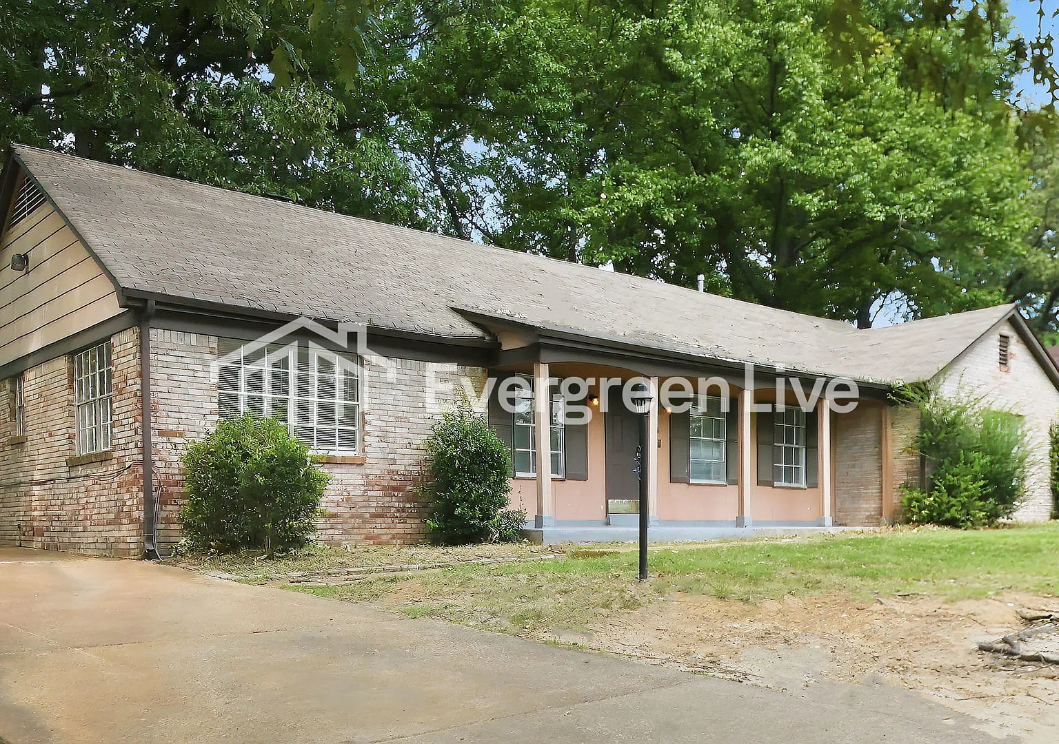 3 bed, 2.0 bath, 1801 sqft, $1,395 — Photo 2
