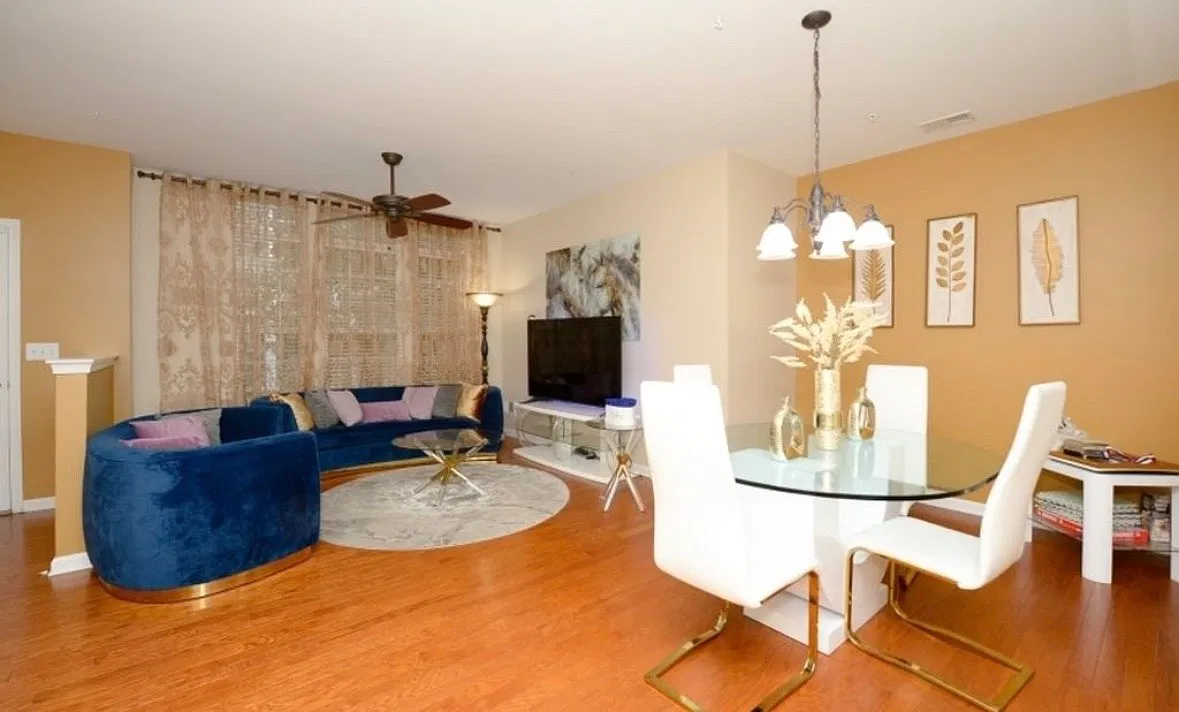 2 bed, 1261 sqft, $3,100 — Photo 4