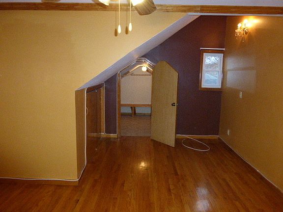 4th image of 19 Brookwood Dr