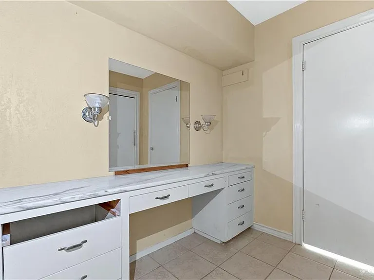 3208 N Westgate Dr — Photo 7