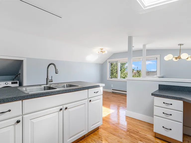 64 Rochambeau Ave #3 — Photo 4