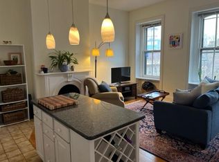 317 S 17th St APT 3F, Philadelphia, PA 19103