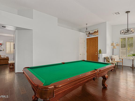 3rd image of 1248 E VOLTAIRE Avenue