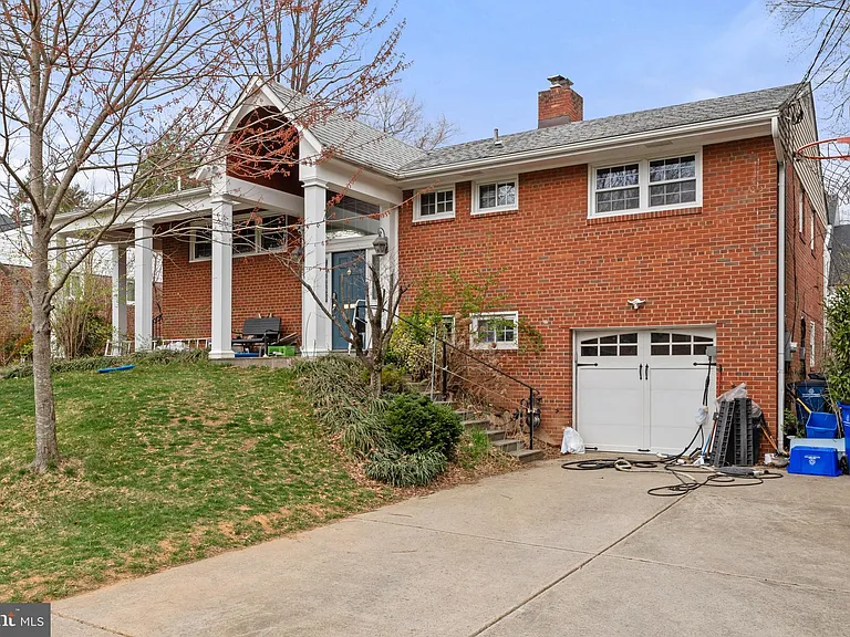 5937 Avon Dr — Photo 2