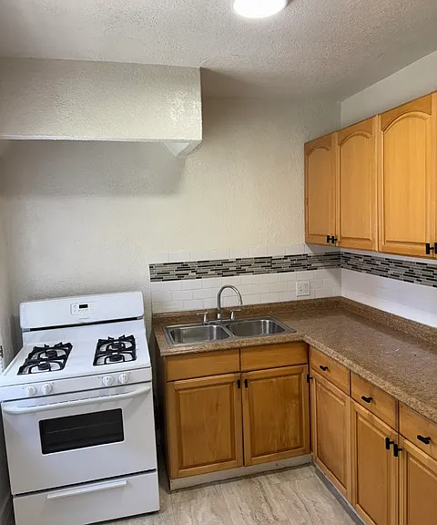3416 E 1st St #3416 — Photo 9