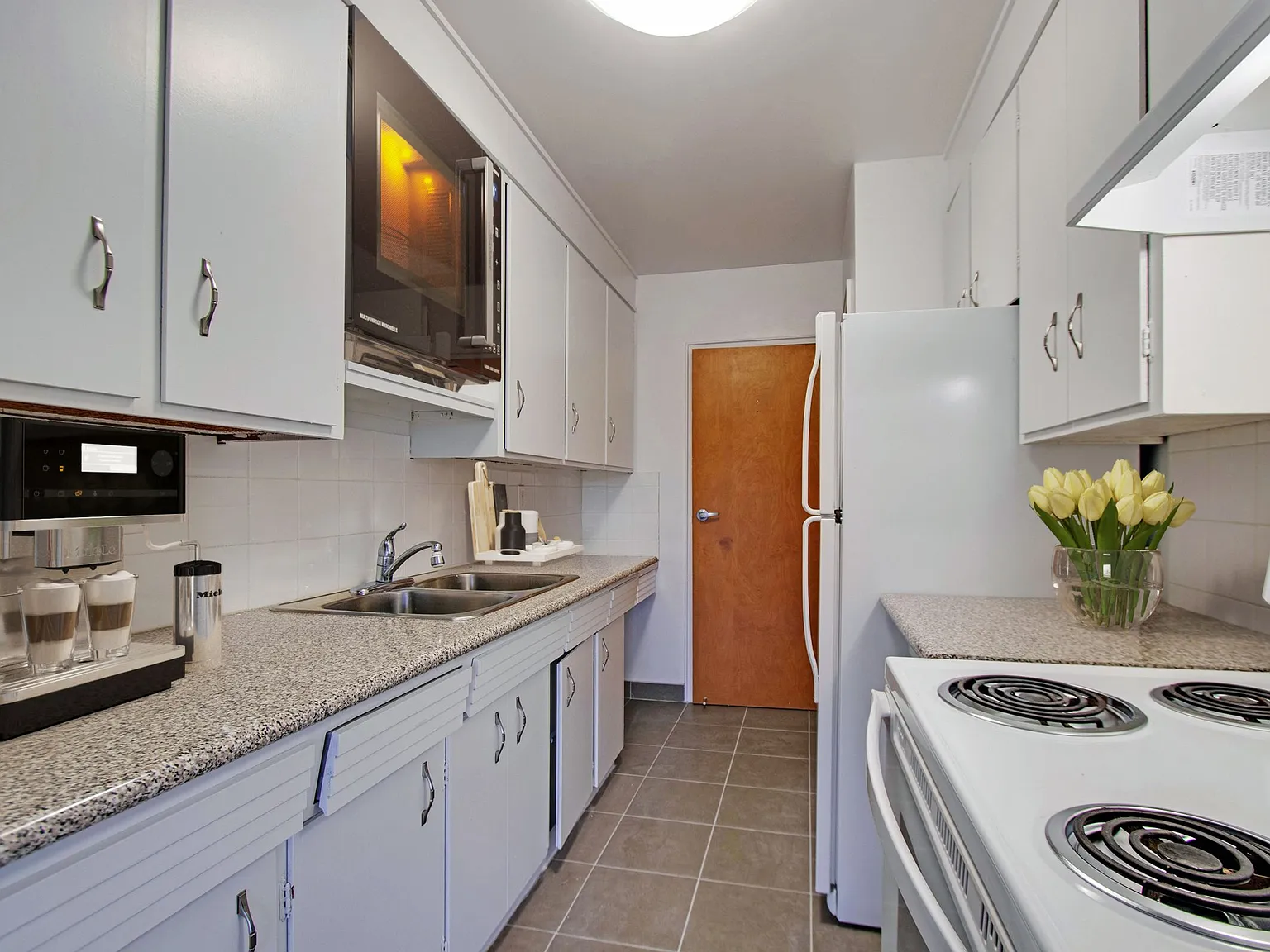 18 Spruce Street — Photo 4