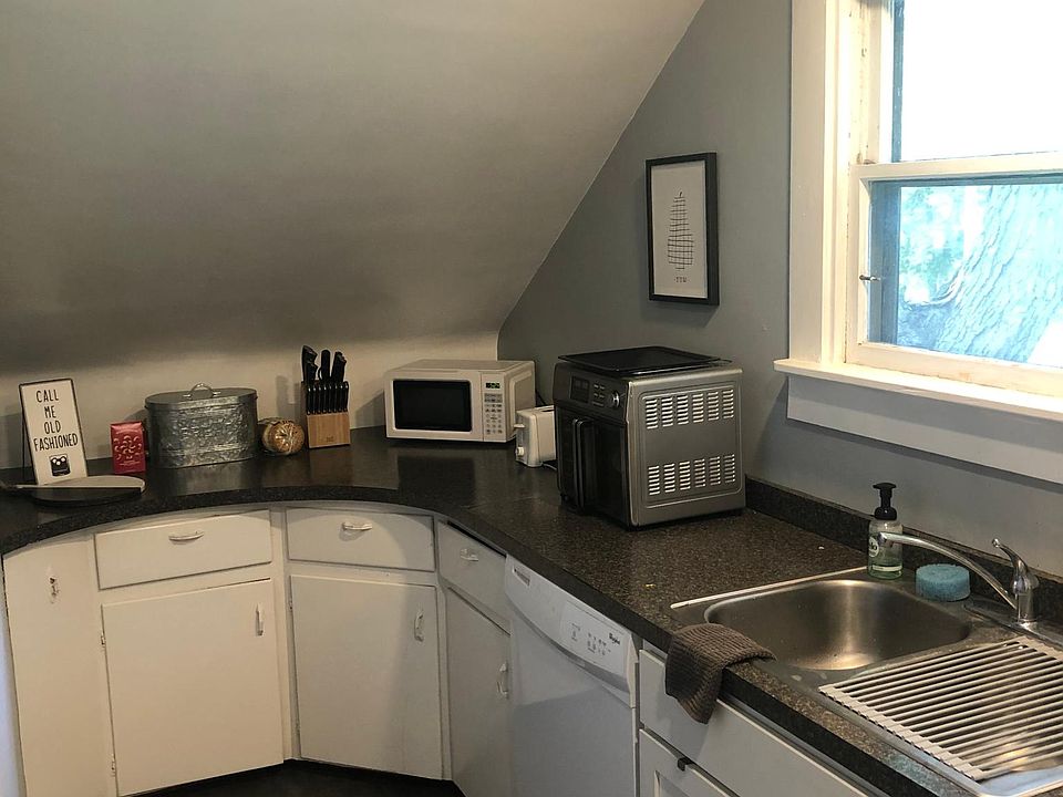 1st image of 631 Fountain St NE #2