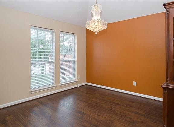 3rd image of 1525 Doris Dr