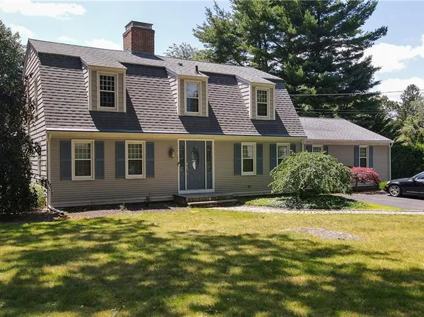 199 Love Ln, Warwick, RI 02886