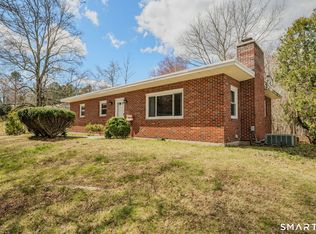 448 Mohegan Avenue Parkway, Waterford, CT 06375