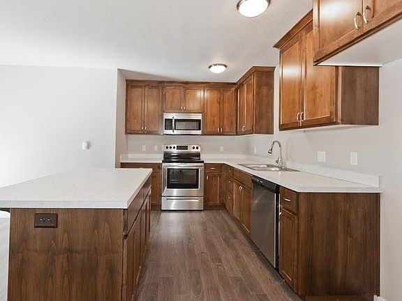 3rd image of 875 N Pershing St #3
